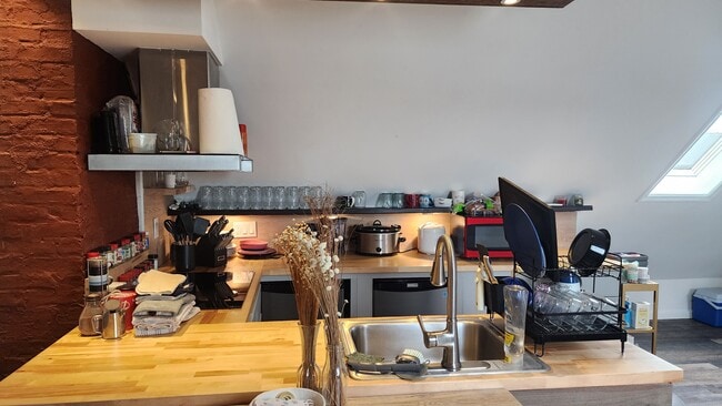 Building Photo - 130 Chestnut St Unit 3