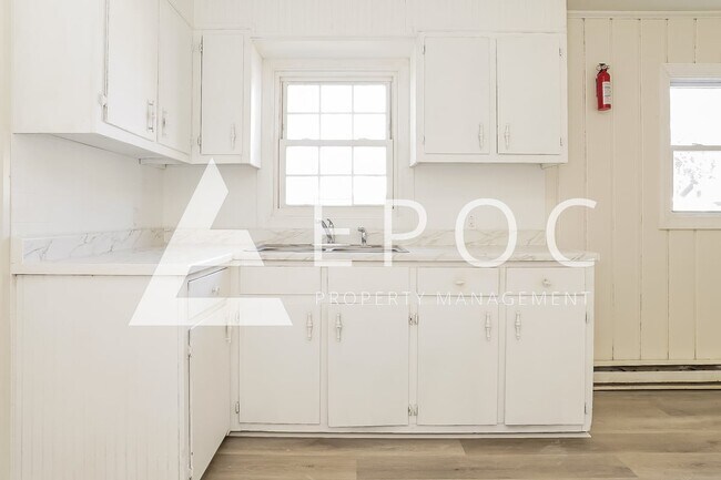 Photo - 1126 23rd St NE