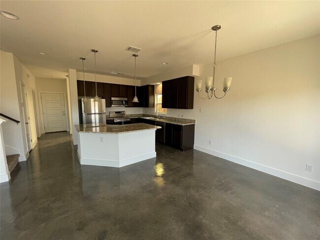 Photo - 232 Sapphire Rd