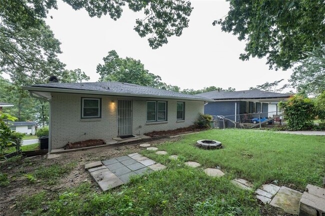 Photo - 257 Barfield Ave SW