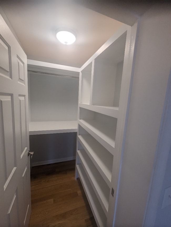 Building Photo - 2 BD Townhouse in Downtown Charleston- 1st...