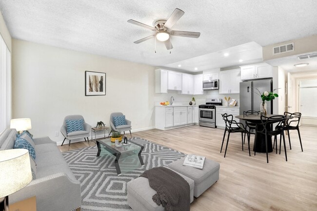 Photo - Roscoe Islander