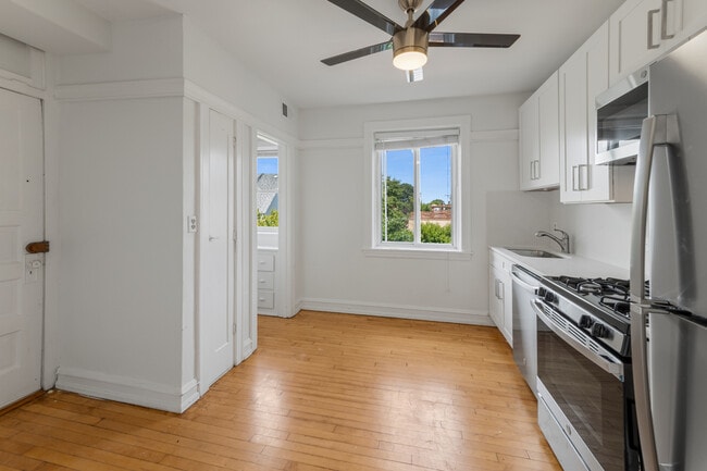 Photo - 3048 W Cornelia Ave Unit 3