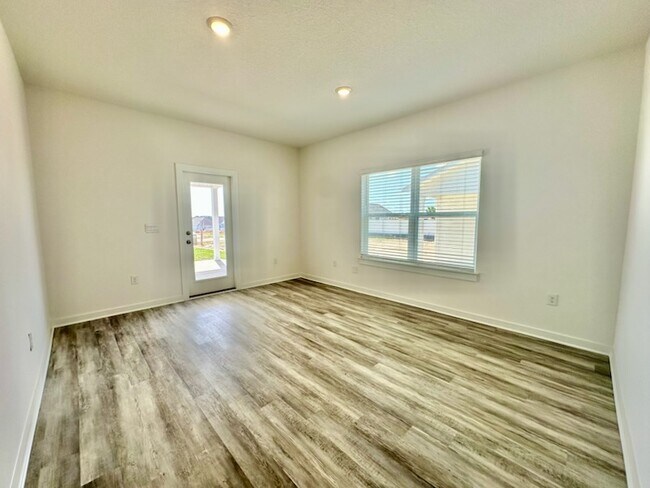 Photo - 494 Arrowwood Blvd