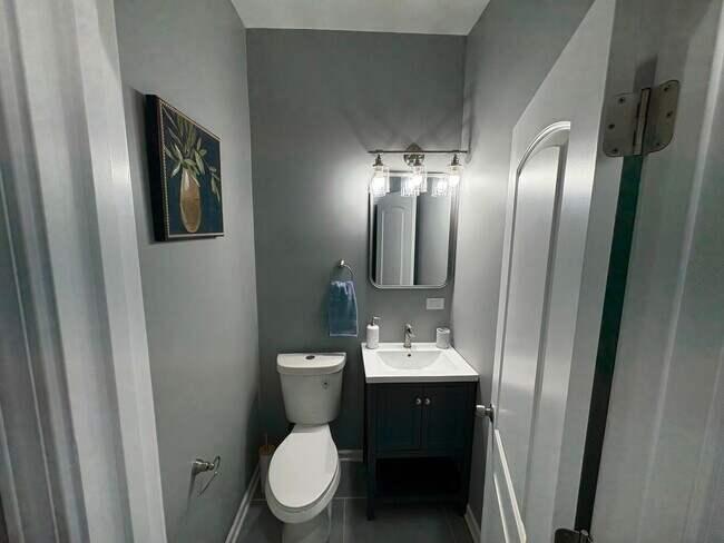 Photo - 1755 E 72nd St