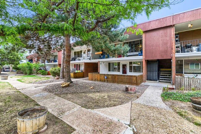 Building Photo - 10115 W 25th Ave Unit 10115 w 25th ave #5