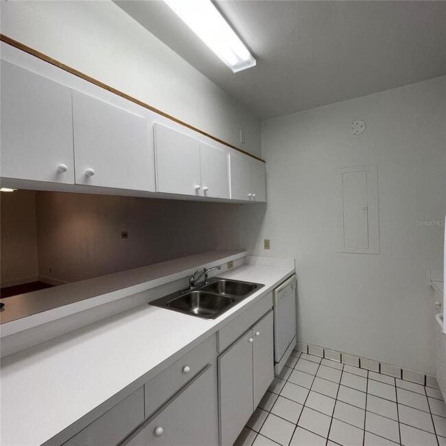 Photo - 2366 Burnway Rd Unidad 2366