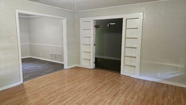 Photo - $1300 4 bed 2 bath For rent