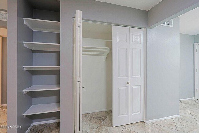 Photo - 8402 E Coronado Rd Unidad 1