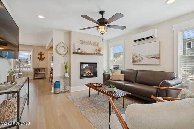 124 2nd Ave