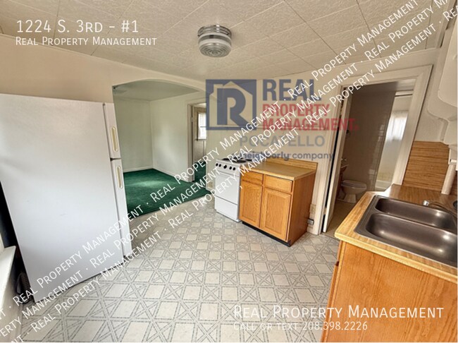 Photo - 1 bed 1 bath unit - Near ISU Unidad #1