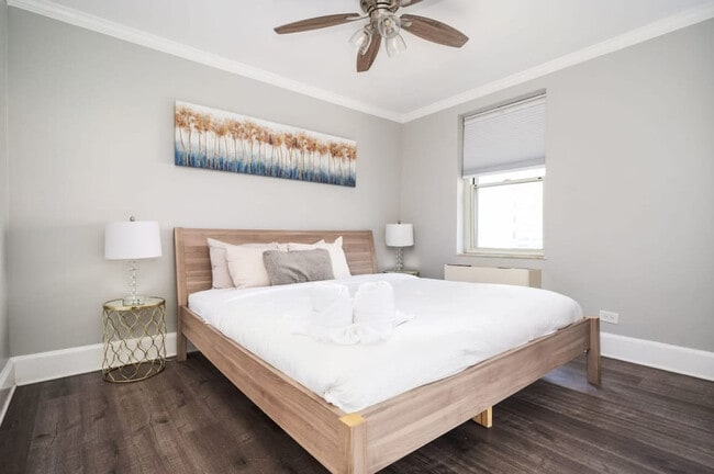 Photo - 300 W Peachtree St NW Unit ID1299357P