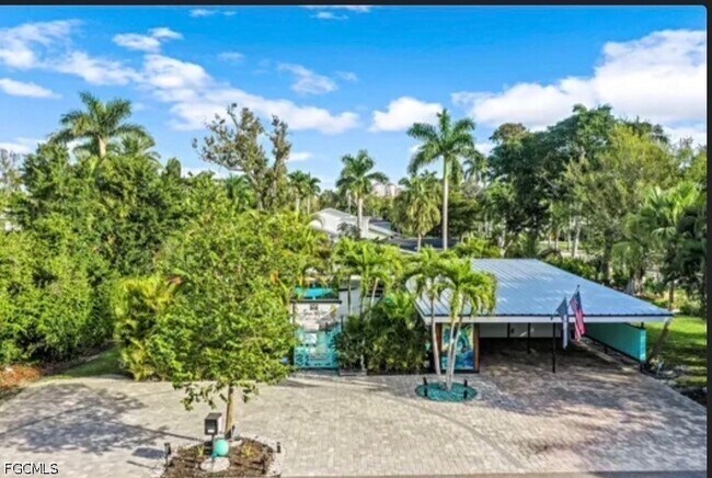 Photo - 2710 McGregor Blvd