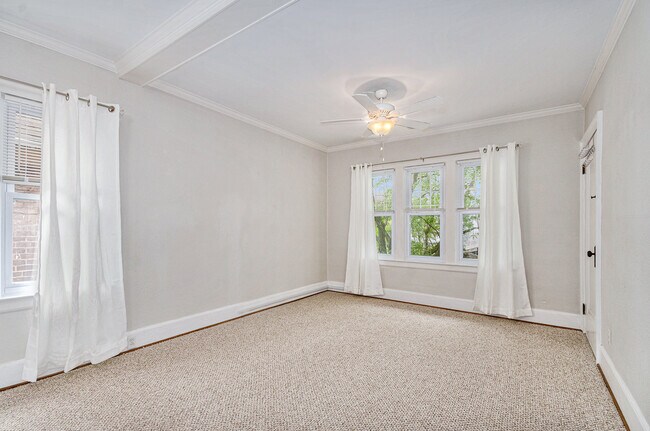 Photo - 858 Nottingham Rd