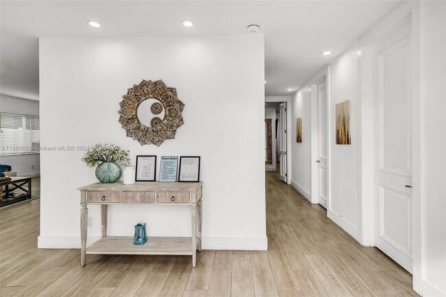 Photo - 821 Harrison St