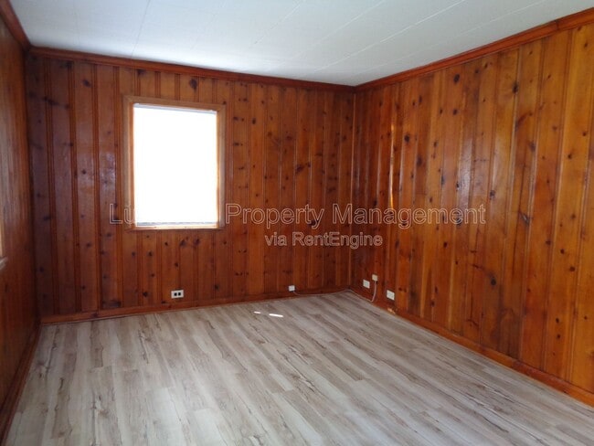 Photo - 621 Washburn Ave