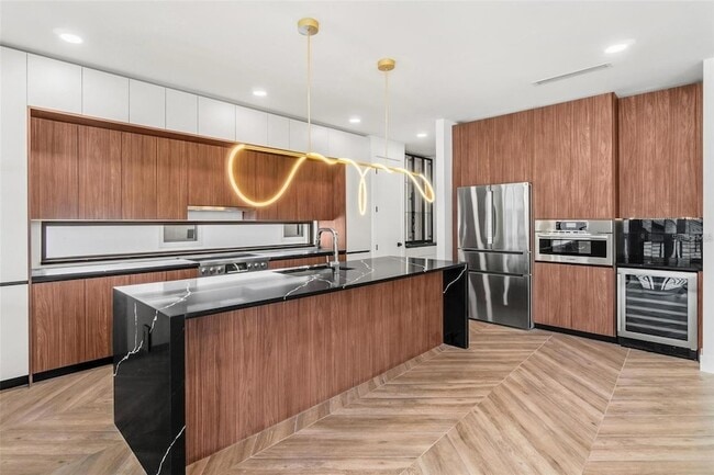 Photo - 401 Park Blvd