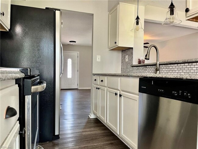 Photo - 1924 Woodgate Arch Townhome