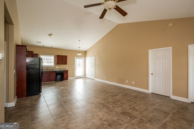 Photo - 90 Millstream Dr