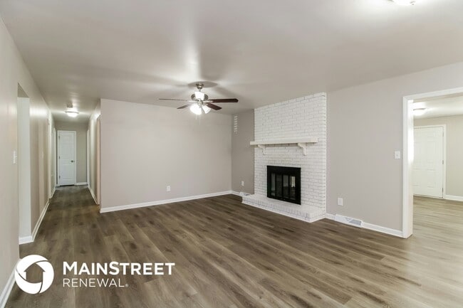 Photo - 633 Cedar Ln