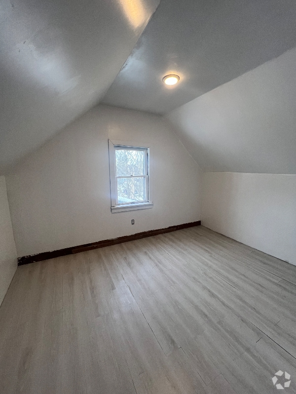 Building Photo - 12209 Corlett Ave Rental