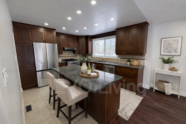 Photo - 1490 York Rd