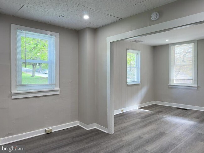 Photo - 127 N Prince St