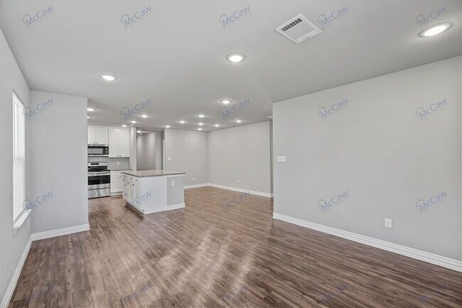 Photo - 105 Commerce St