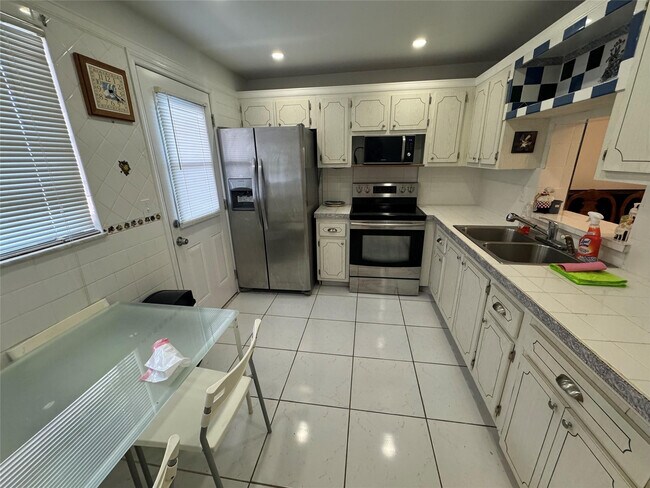 Photo - 301 NE 14th Ave Unit 708