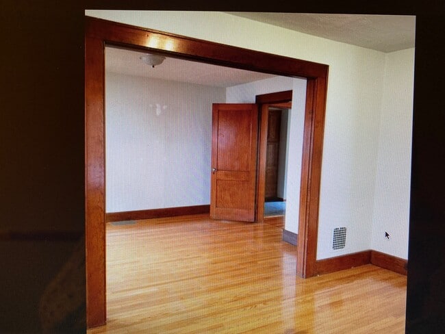 Photo - 5 Gardners Ln Unit 1