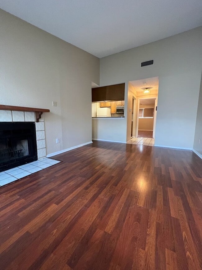 Photo - Croix 325 - 2 Bed 1 bath - $1450