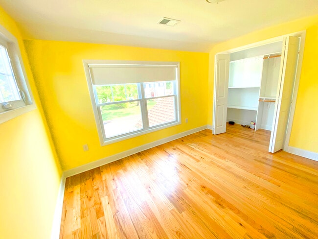 Photo - 1860 Cider Mill Rd