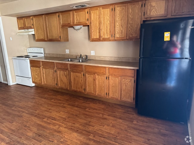 Building Photo - 750 Bonham St Rental