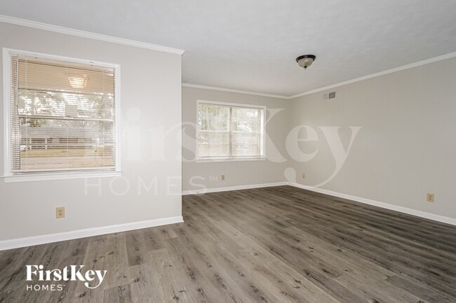 Photo - 1928 Croydon Ave