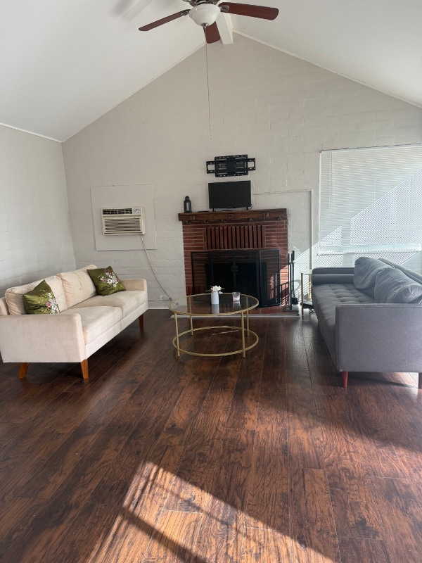 Photo - 445/2 E Alisal St