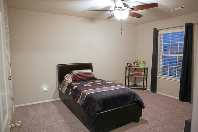 Photo - 801 SW Loudon Dr