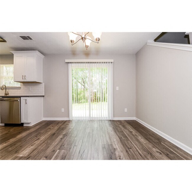 4247 Chestnut Lake Ave