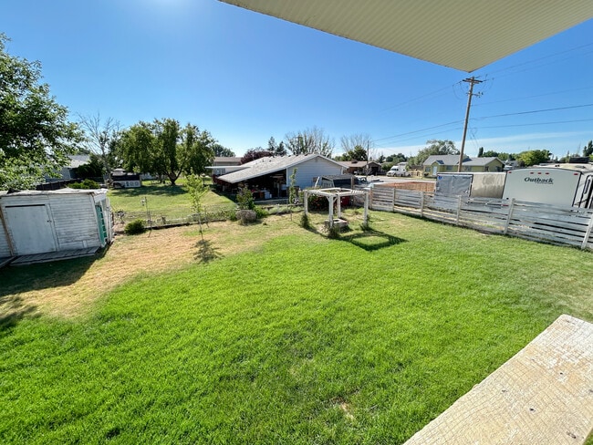 Photo - 777 N 1000 W