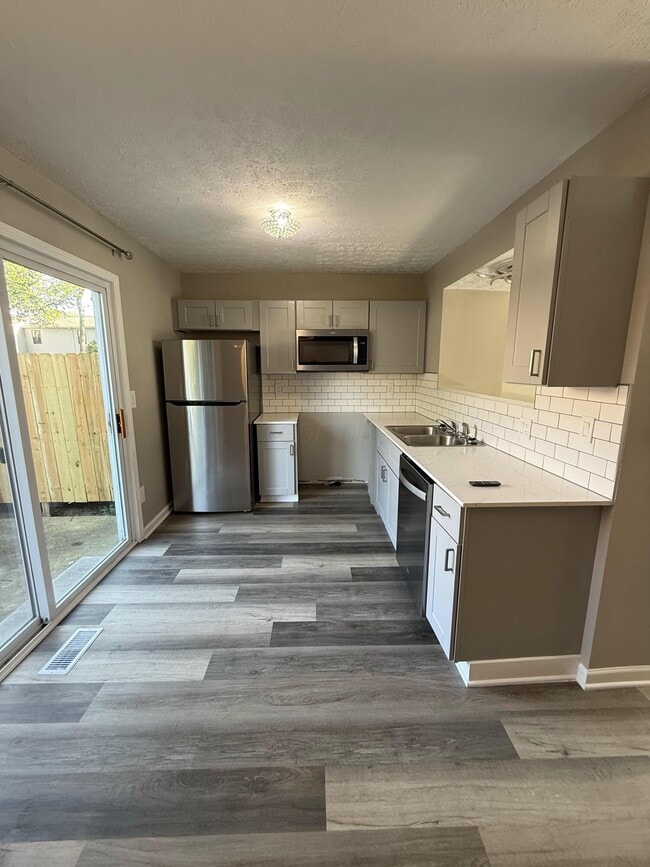 Photo - 7806 Barkwood Dr Unidad 10B