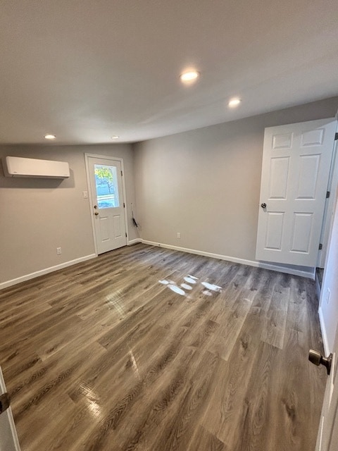 Photo - 9 E North St