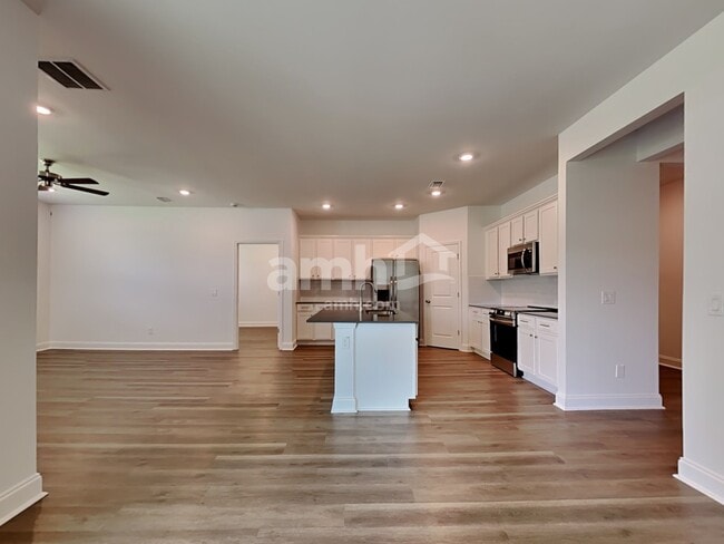 Photo - 565 Plumeria Ln