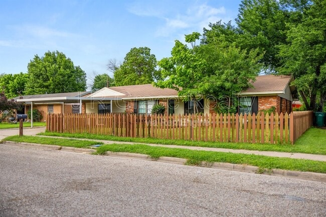 Photo - 209 S Rita St