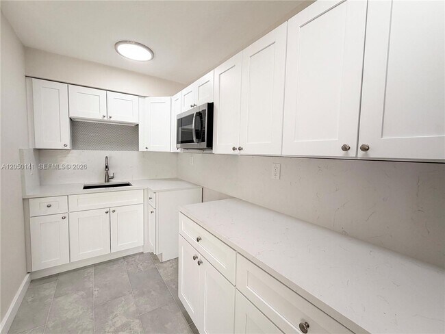 Photo - 1632 NE 4th Pl Unit 2