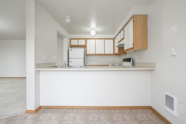 102-Mountain View Apts