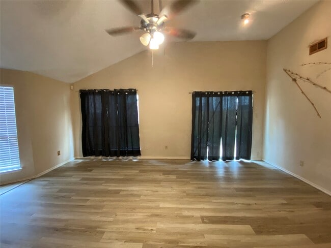 Photo - 3534 Woodmere Ln