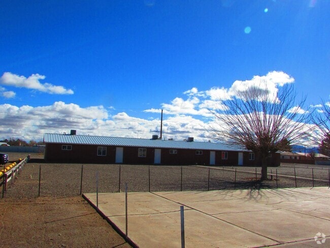 Building Photo - 2 Bedroom - 1 Bath Fully Furnished Apartment Unit 1521 S. Granite -  3