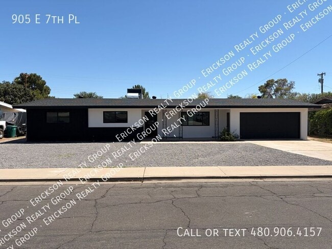 Building Photo - 905 E 7th Pl