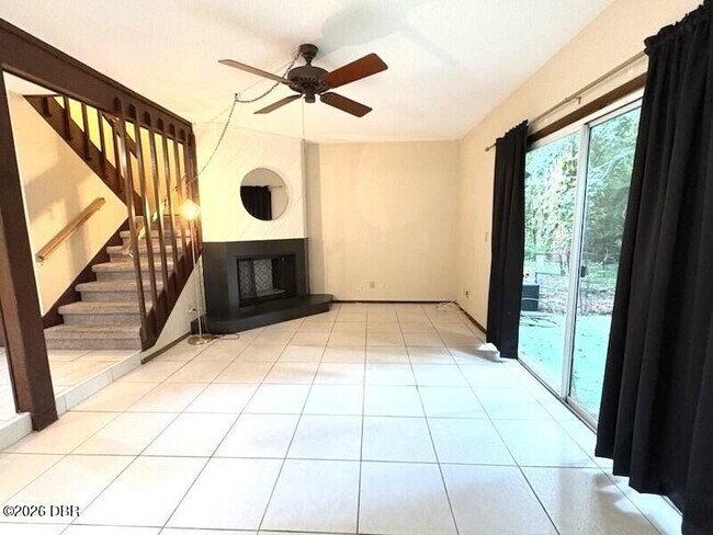 Photo - 14 Fair Oaks Cir
