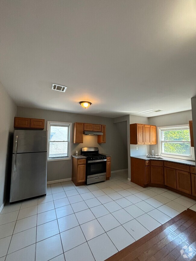 Building Photo - 853 S 12th St Unit 3 Rental