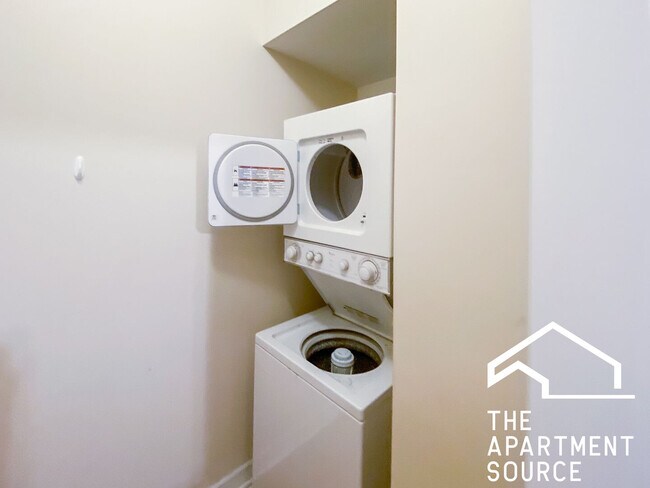 Photo - 839 W Cornelia Ave Unit 3S
